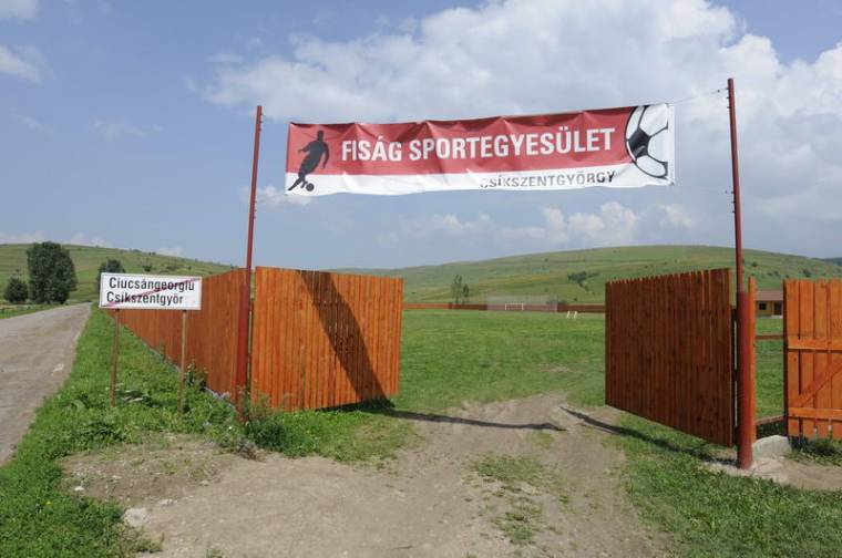 Újra van sportpályája Csíkszentgyörgynek