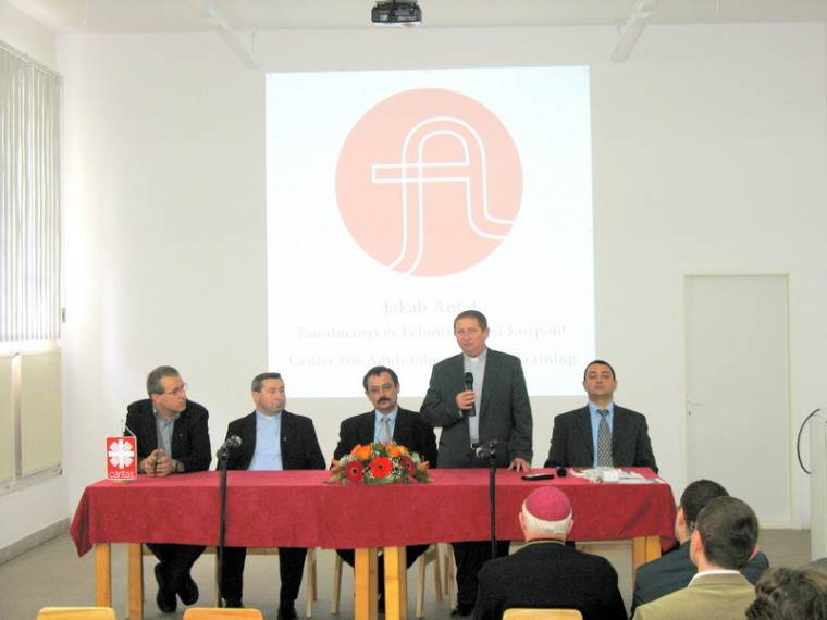 Felnőttképzési központ Csíksomlyón