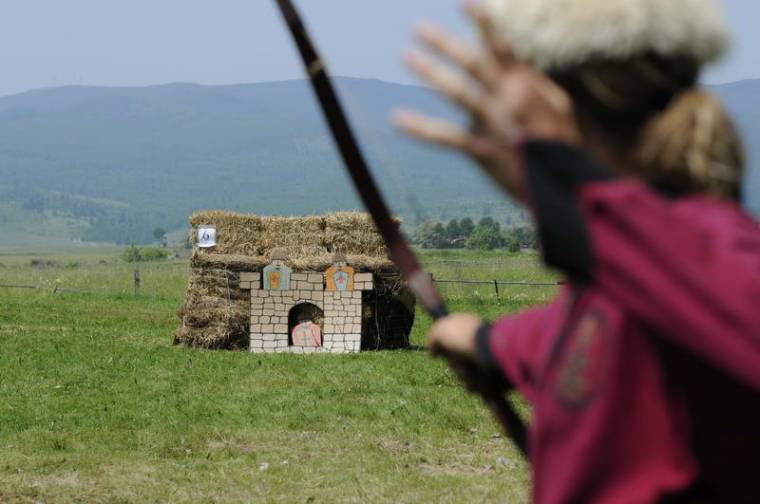 Tűzzel, dobbal ünneplik a napéjegyenlőséget az íjászok