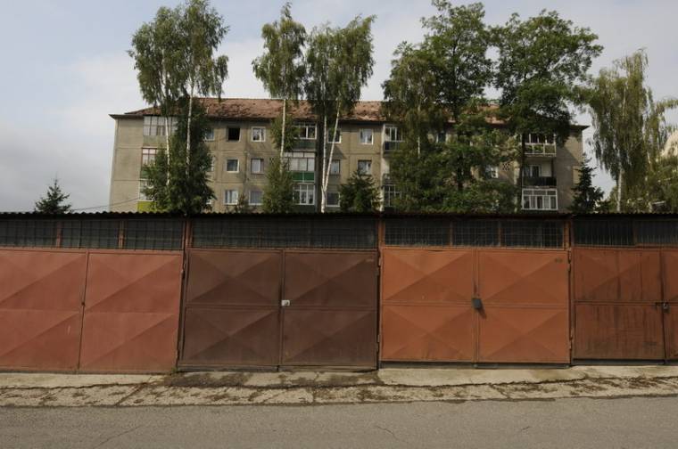 A lebontott garázsok helyén parkolókat alakítanak ki