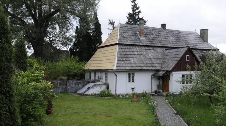 Új zsindely a csíksomlyói Pál Gábor házon
