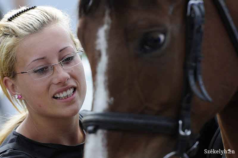 &bullet;  Fotó: Kristo Robert