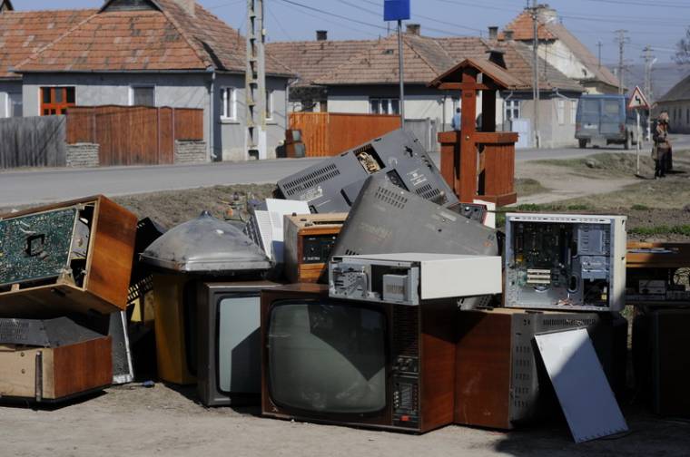 Minden településen lesz elektronikai hulladékgyűjtő központ