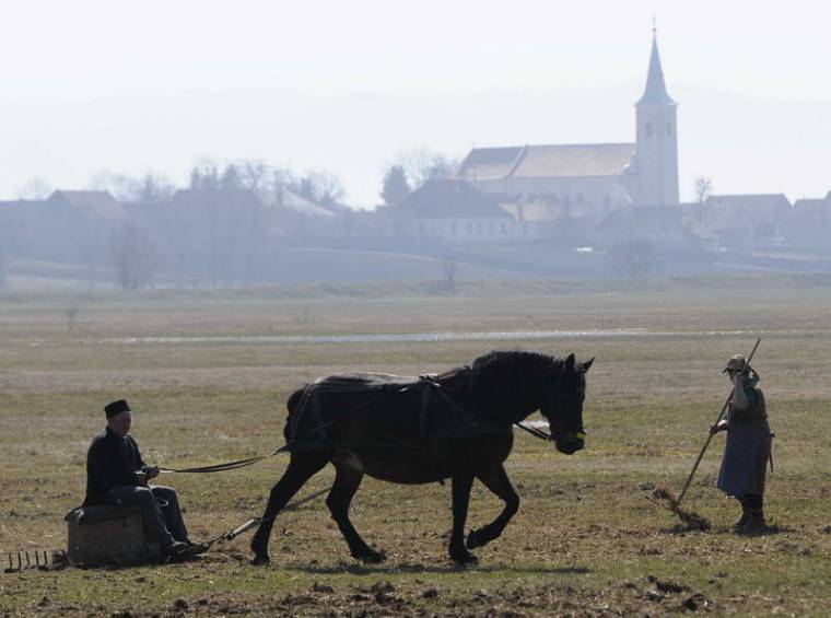 Földalapú támogatásuk nélkül maradhatnak a gazdák