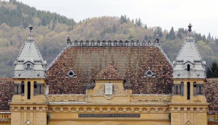 Országos román verseny kisebbségi diákoknak