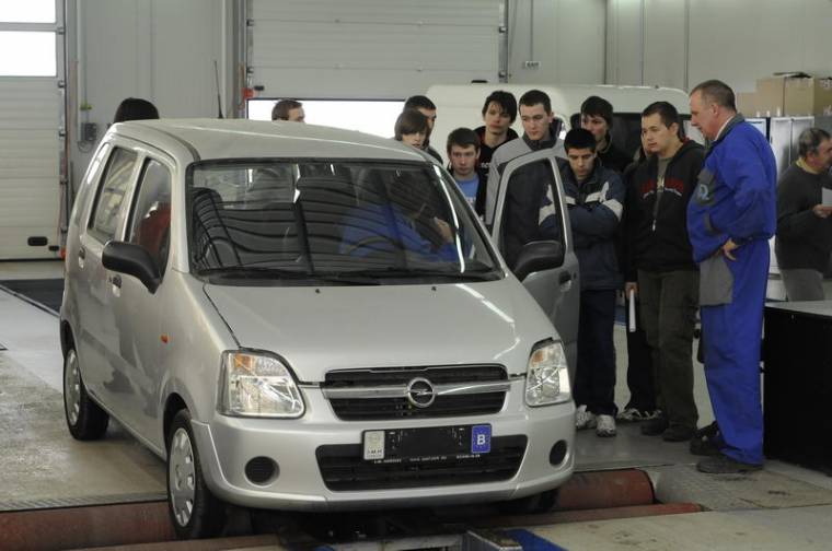 Ifjú vendégek a RAR-nál