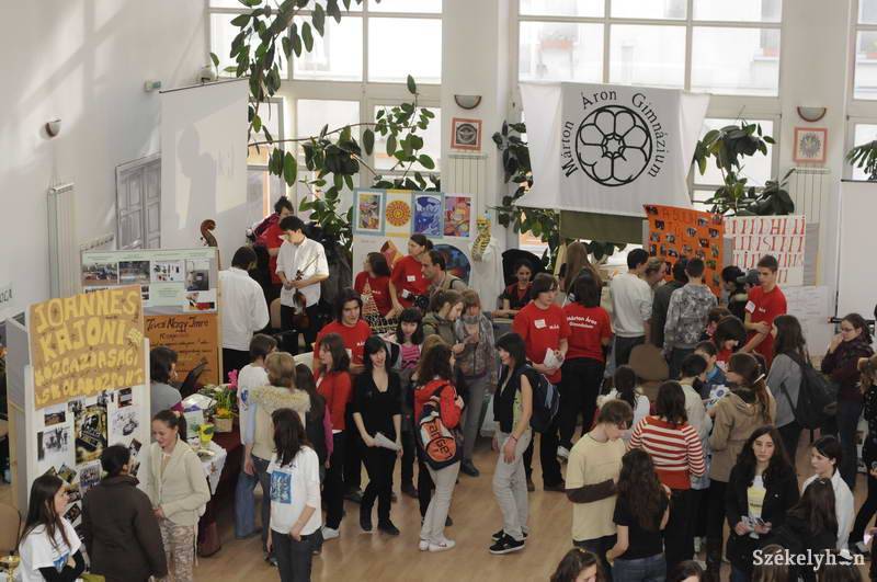 &bullet;  Fotó: Kristo Robert                       