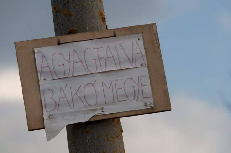Bákó megyéhez tartozik Agyagfalva?