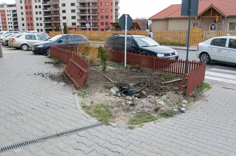 Huzalerdő nehezíti a gyalogos közlekedést Csíkszeredában