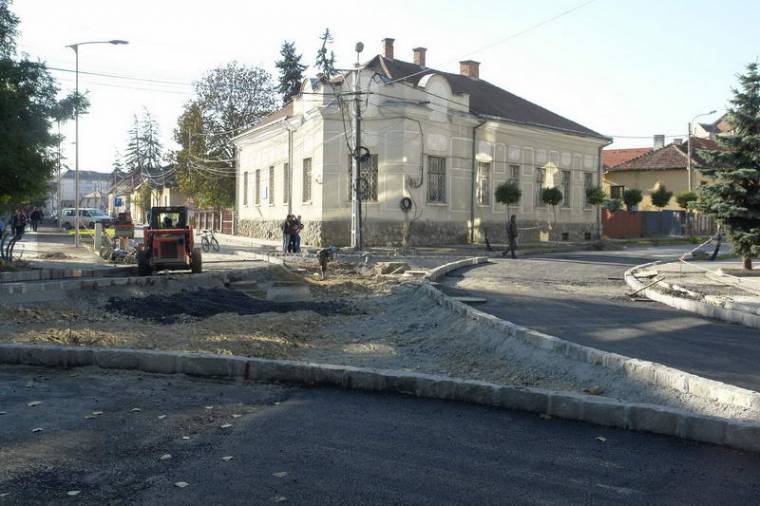 Körforgalom a Vár téren, egyirányú lesz több utca