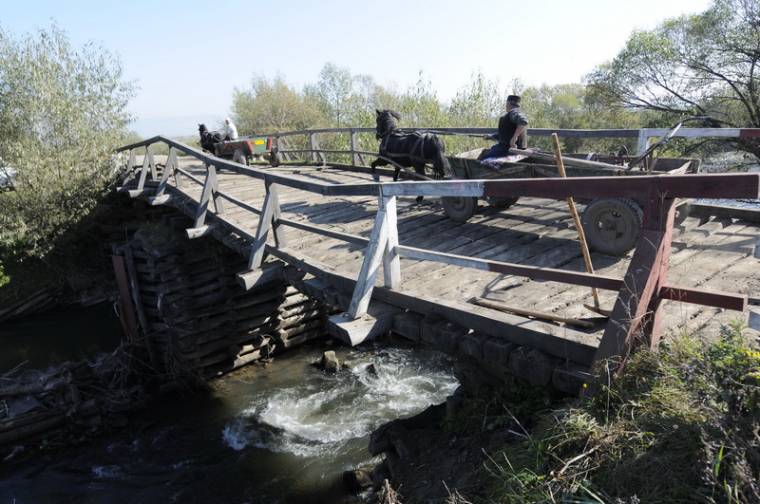 Betonhíd kellene a faszerkezet helyett