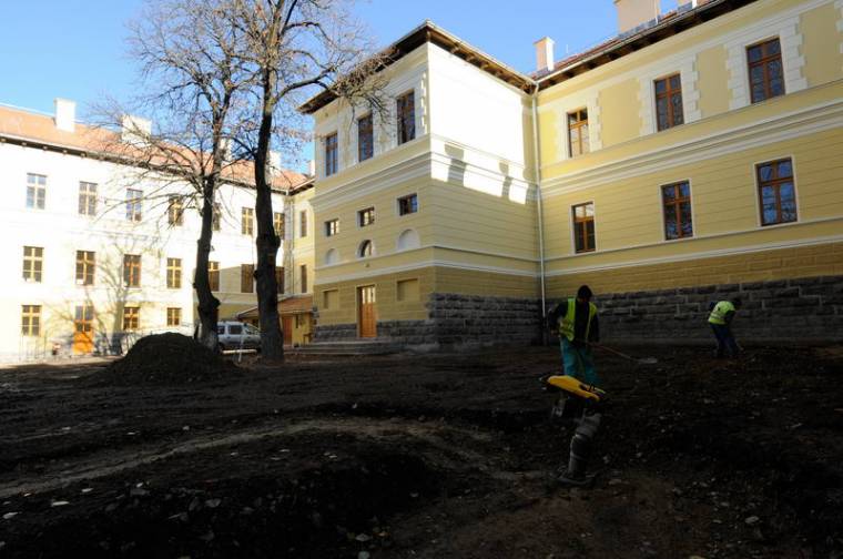 Megtörtént a Petőfi-iskola műszaki átvétele