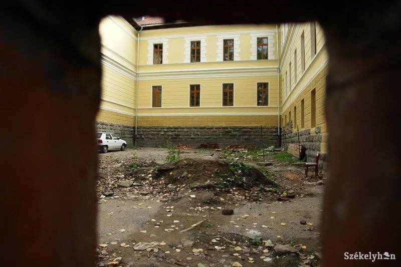 &bullet;  Fotó: Jancsó László