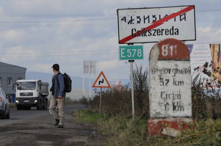 Nem a csíkszeredai helységnévtáblák része lesz a rovásírásos felirat