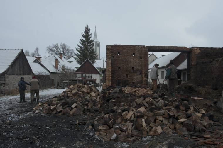 Eldobott cigaretta miatt égett le egy csűr