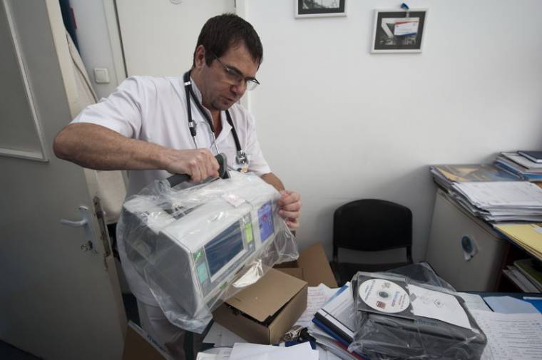 Defibrillátorok érkeztek a kórházba