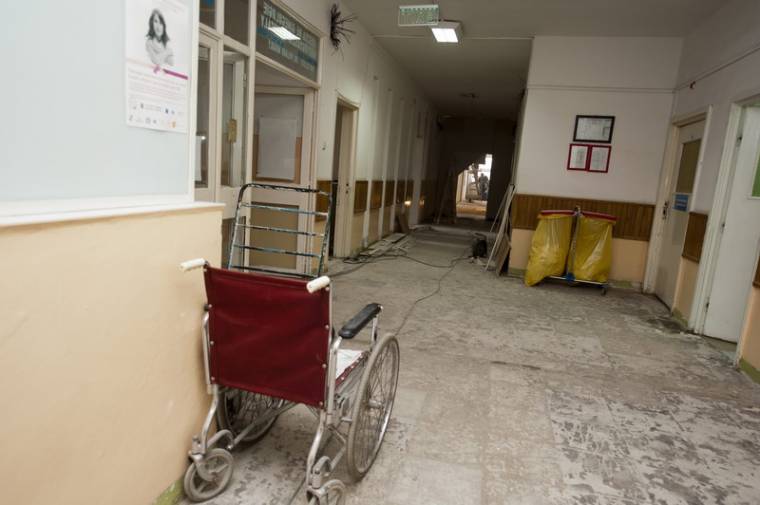 Építőtelep és kórház egyszerre