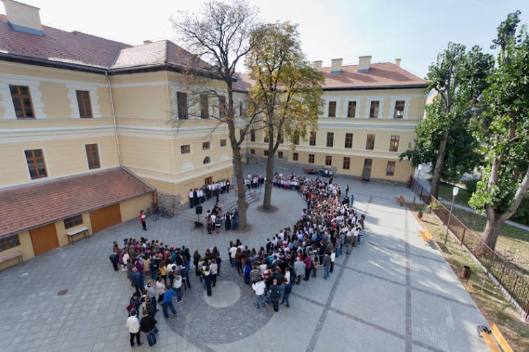Méltó megemlékezés a Petőfi iskolában
