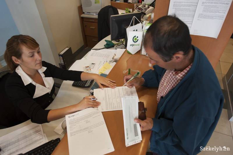 Az OTP Bank Erdély-szerte igyekszik nyelvi szempontból is megfelelni magyar ügyfeleinek • Fotó: Kristó Róbert