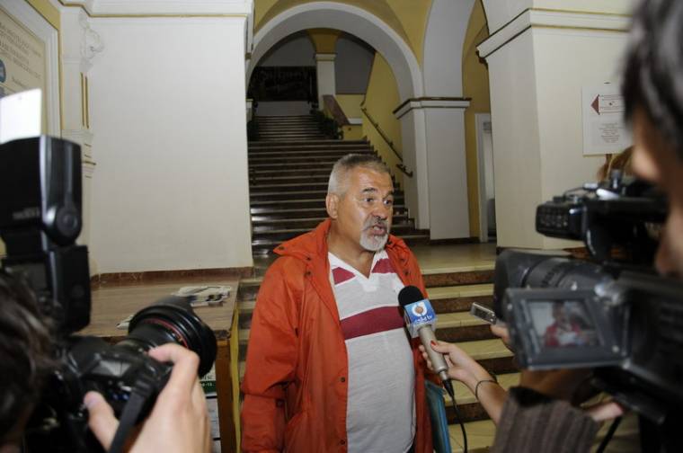 Éhségsztrájk és egy roncsautó furcsa története