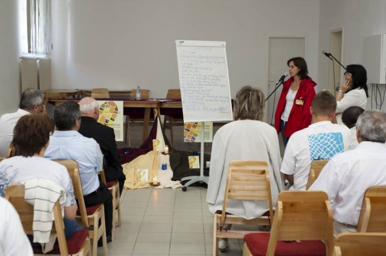 Elérni azokat, akik távolabb vannak Istentől