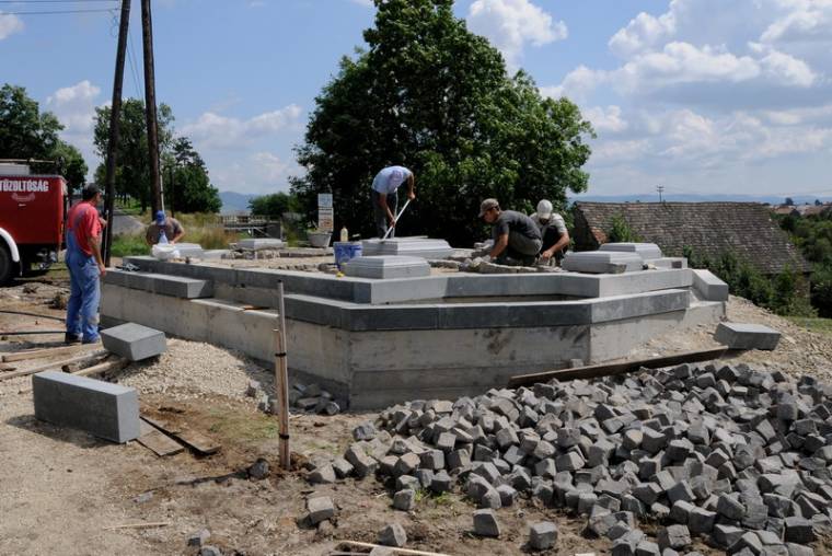 Adományból készül a csíkszentkirályi turul emlékmű