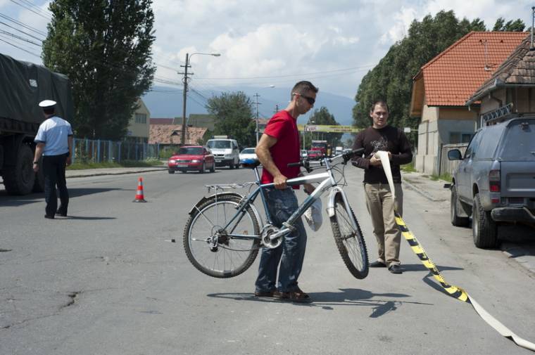 Kerékpárost gázolt egy autó