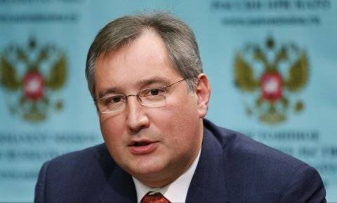 Dmitrij Rogozin NATO-nagykövet szerint Băsescu náci eszméket népszerűsít