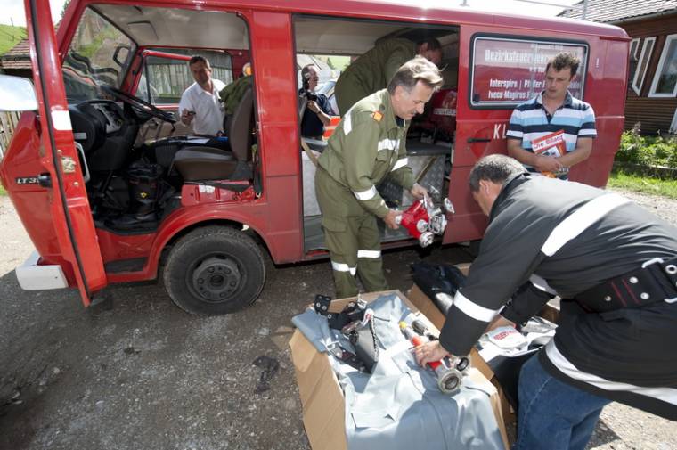 Mentő- és tűzoltóautót kapott Gyimesfelsőlok