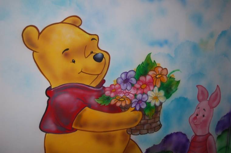 Újabb mesefigurák kerülnek az óvodák falaira