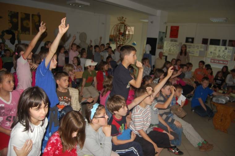 Gyerekektől gyerekeknek