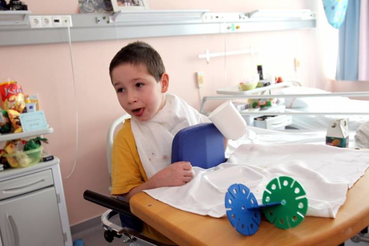 Az első lépések: vajon teljesen felépül Lacika?