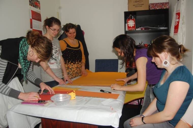 Önkéntesek tesközelben