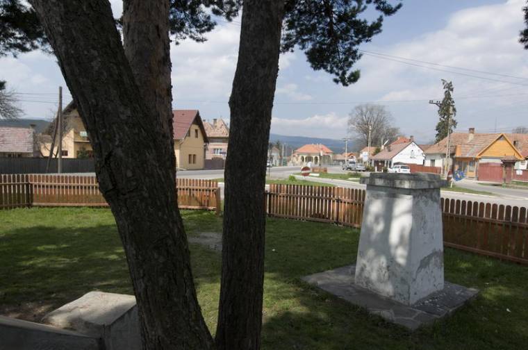 Visszatérő harangok és szobor