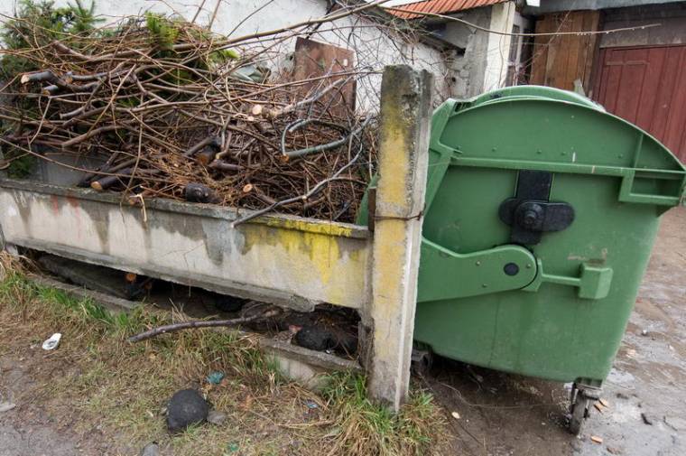 Hétfőtől szállítják el a zöldhulladékot Gyergyószentmiklóson