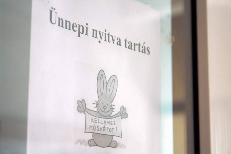 Gyógyszertárak, kenyérüzlet, fogorvos az ünnepen