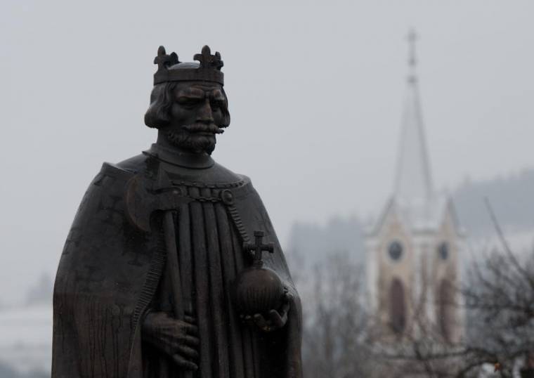 Ezer fenyő a végekről