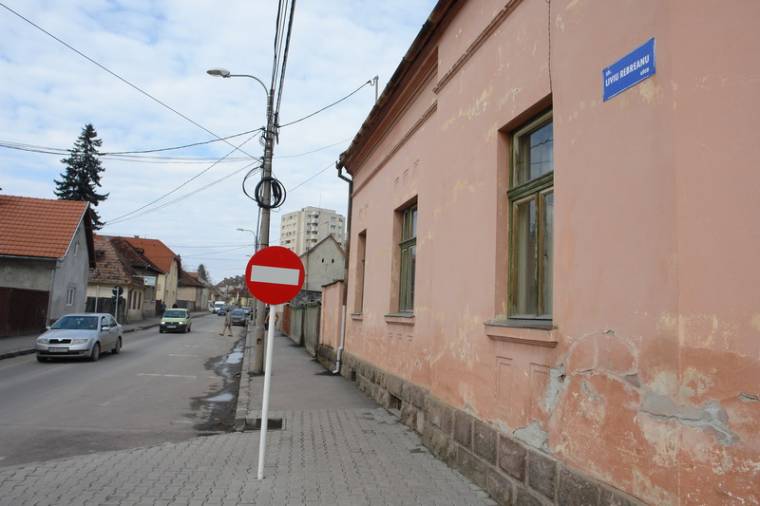 Csak novemberben lesz Vörösmarty utca