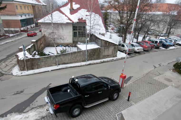 Új behajtási engedélyek, kártyák a Kőrösi Csoma Sándor utcában