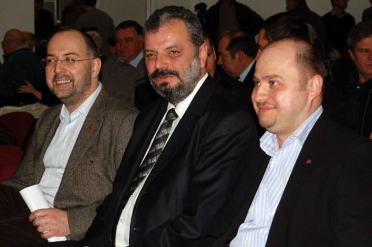 Minden egy lapon