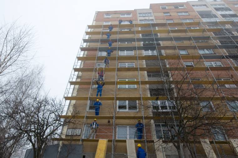 Folytatódik a hőszigetelés Csíkszeredában
