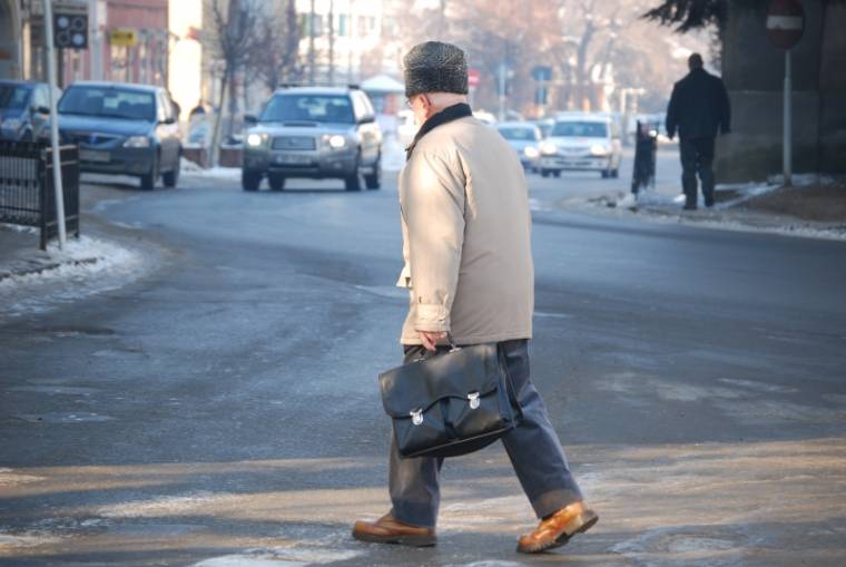 Veszélyesen csúszós járdák Csíkszeredában