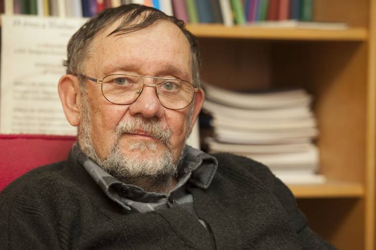 Aki a könyvek között született