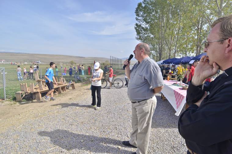 Focipályát avattak Csíkszentkirályon