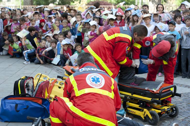 Földrengés sérültjeit mentették a gyakorlaton