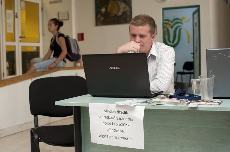 Több száz szabad hely a Sapientián