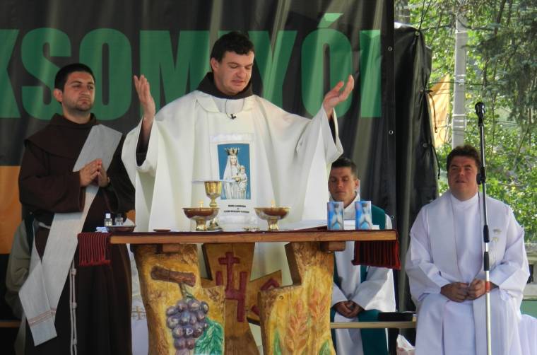 Tanítvánnyá tenni minden népet