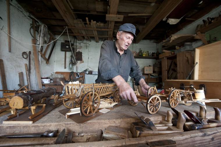 Szekerek, szánok modellezője