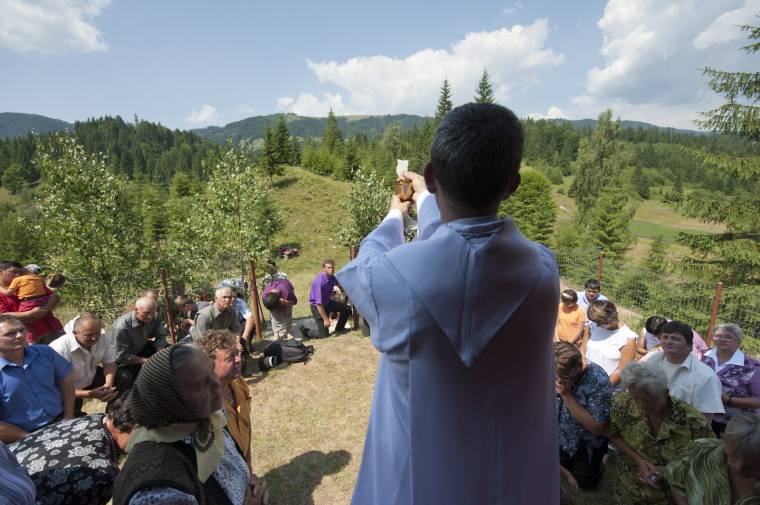 Búcsúra készülnek Barátoson és Komjátban