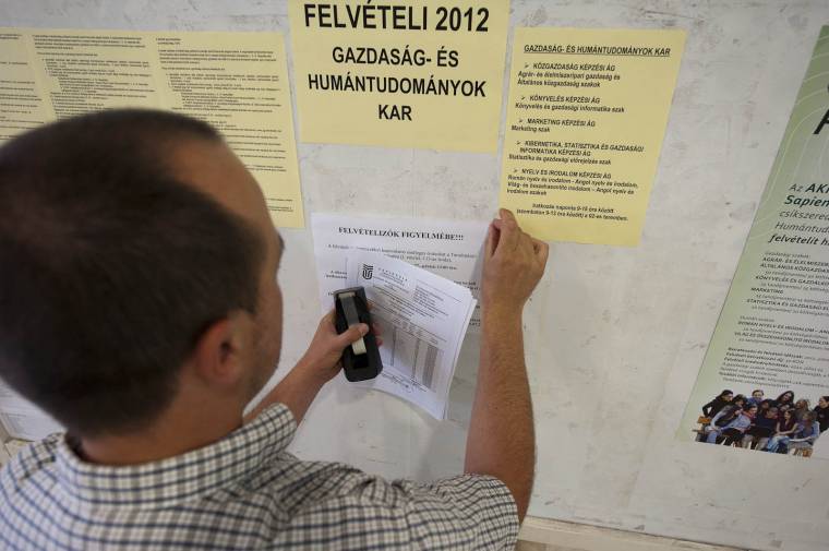 Kevesebben az egyetemen